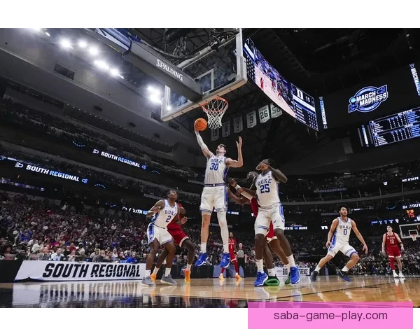 亚历山大赛季40场30分以上表现力压东契奇领跑全联盟